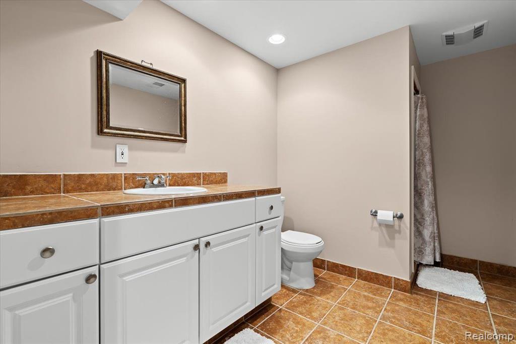 16401 LINCOLN Drive, Northville, MI 48168 — Photo 46