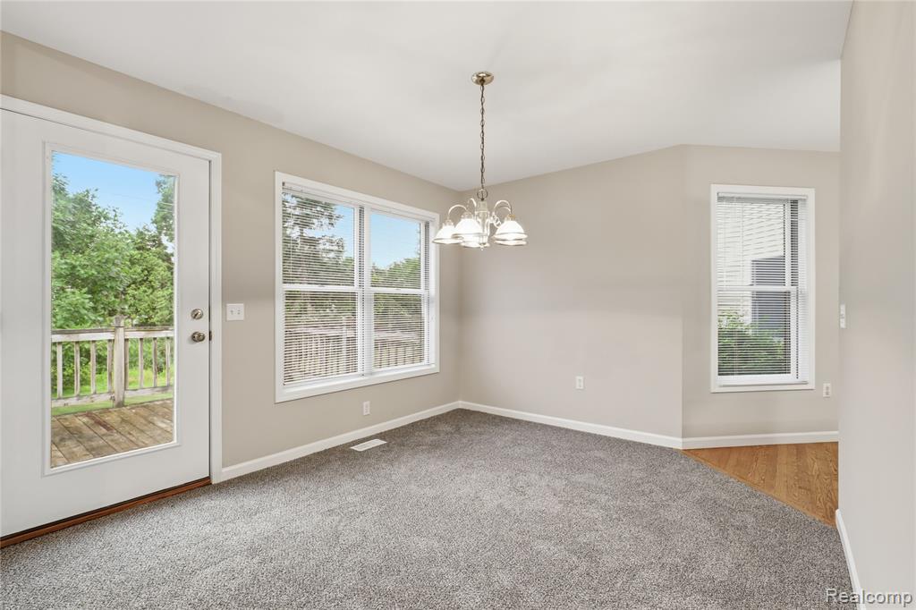 8091 Prestonwood Court, Flushing, MI 48433 — Photo 8