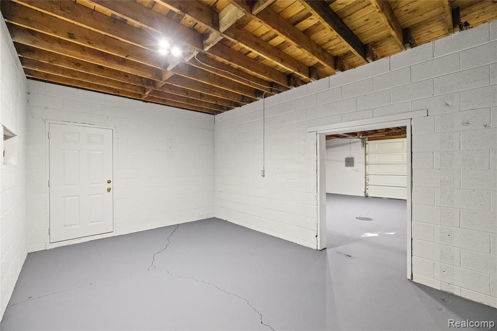 65 Algansee Drive, Troy, MI 48083 — Photo 36