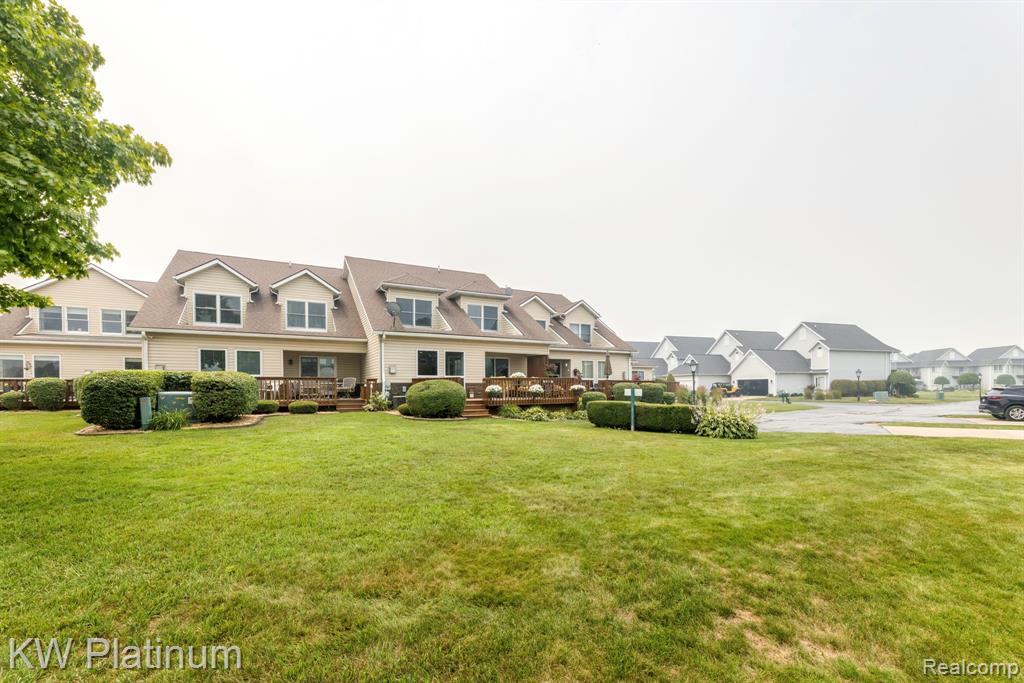 819 E Pointe, Port Huron, MI 48060 — Photo 42