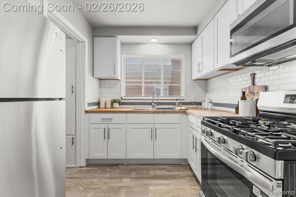 19134 Mallina Street, Grosse Pointe, MI 48236 — Photo 9