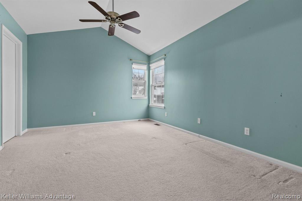 2527 PINE Drive, Wixom, MI 48393 — Photo 23