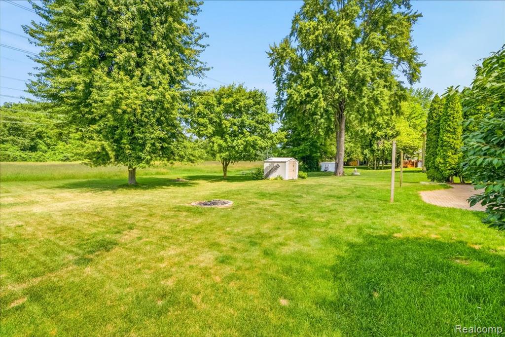 14642 Wildbrook Drive, Belleville, MI 48111 — Photo 5