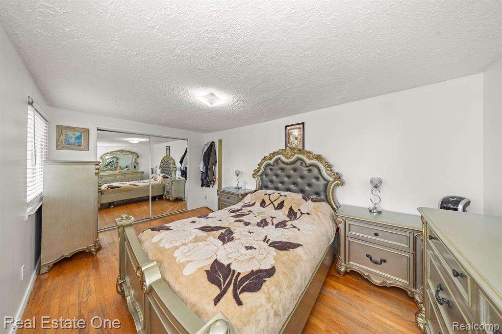 4275 NICKOLAS Drive, Sterling Heights, MI 48310 — Photo 20