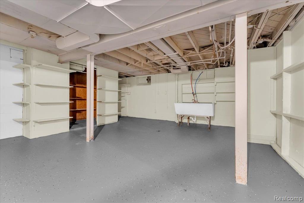 5585 CADIEUX Road, Detroit, MI 48224 — Photo 21