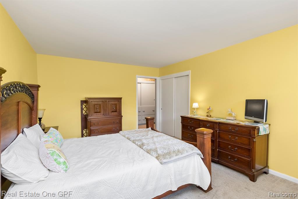 60 MOORLAND Drive, Grosse Pointe Shores, MI 48236 — Photo 33