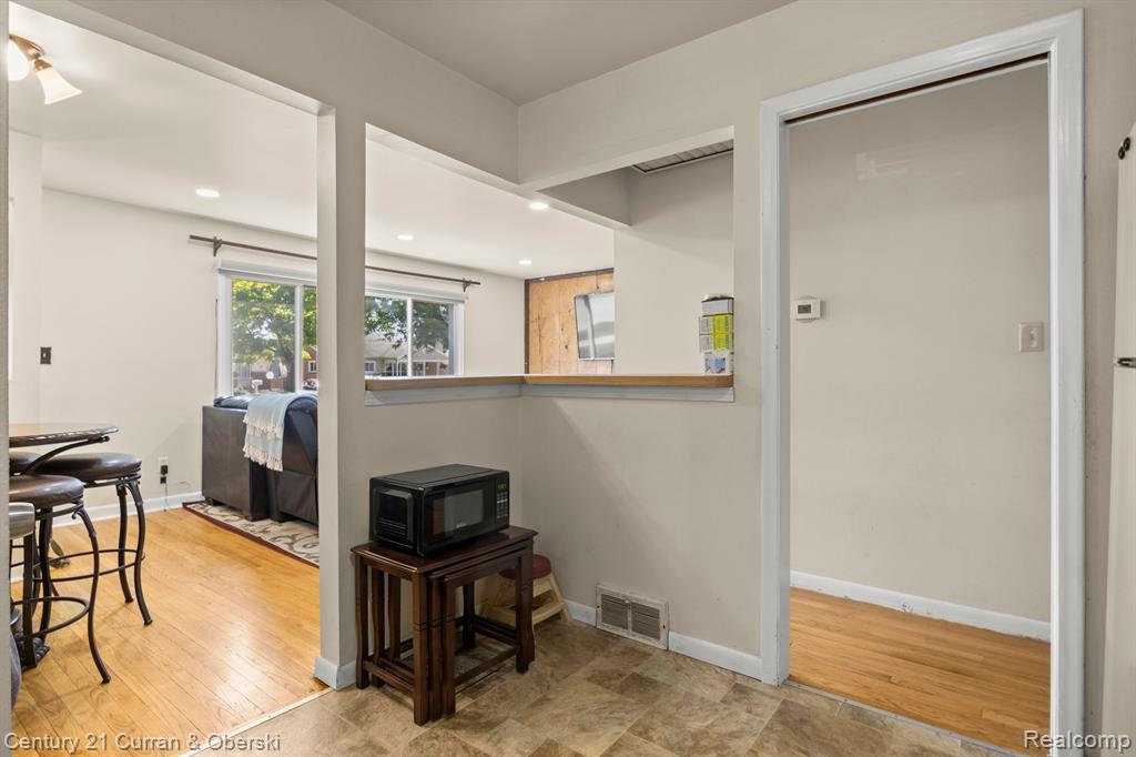 589 HELEN Street, Garden City, MI — Photo 18