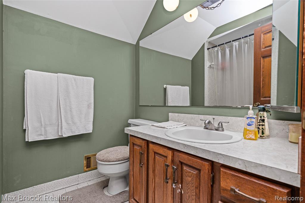 4622 Fleck Drive, Hartland, MI 48430 — Photo 36