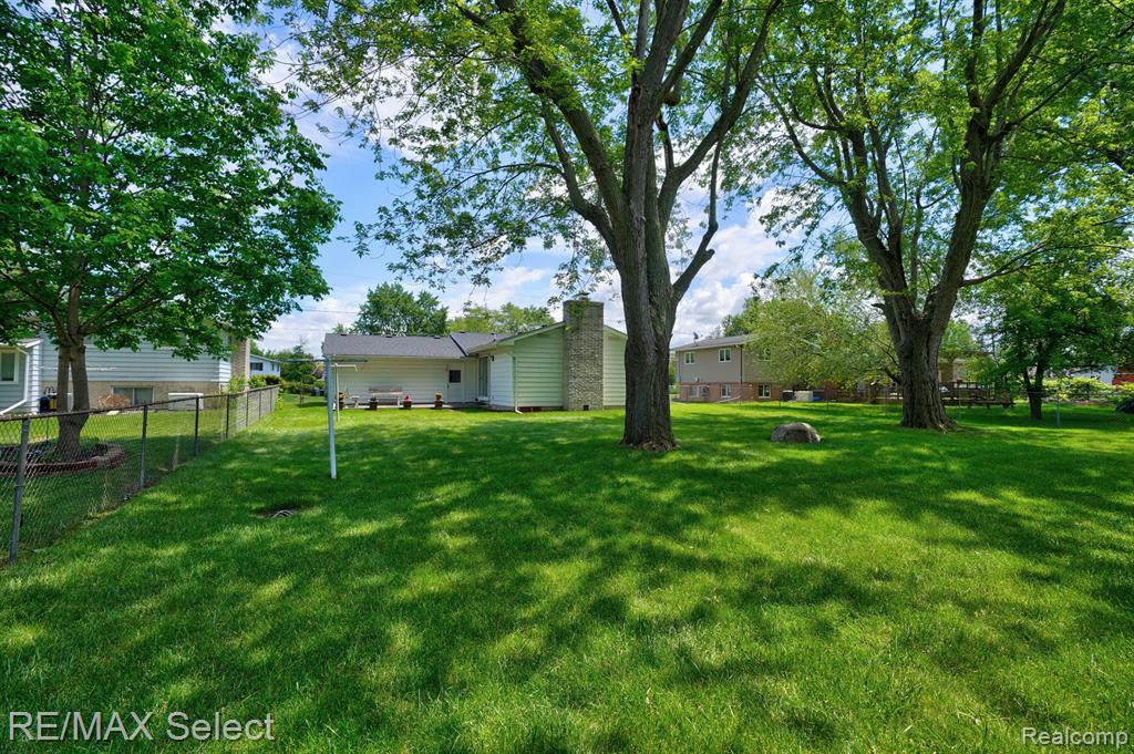 4460 DIXON Drive, Swartz Creek, MI 48473 — Photo 5