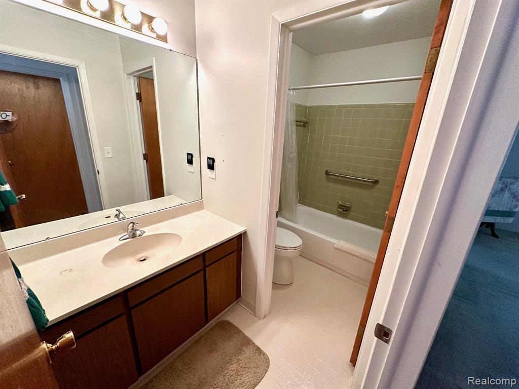 514 VICTORIA Square, Brighton, MI 48116 — Photo 17