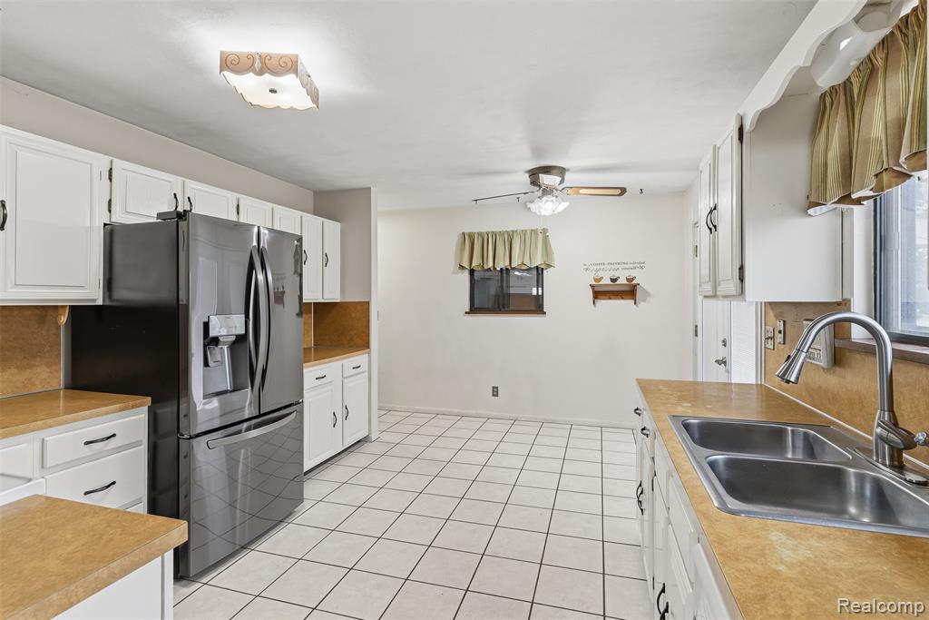 5037 W Court Street, Flint, MI 48532 — Photo 7