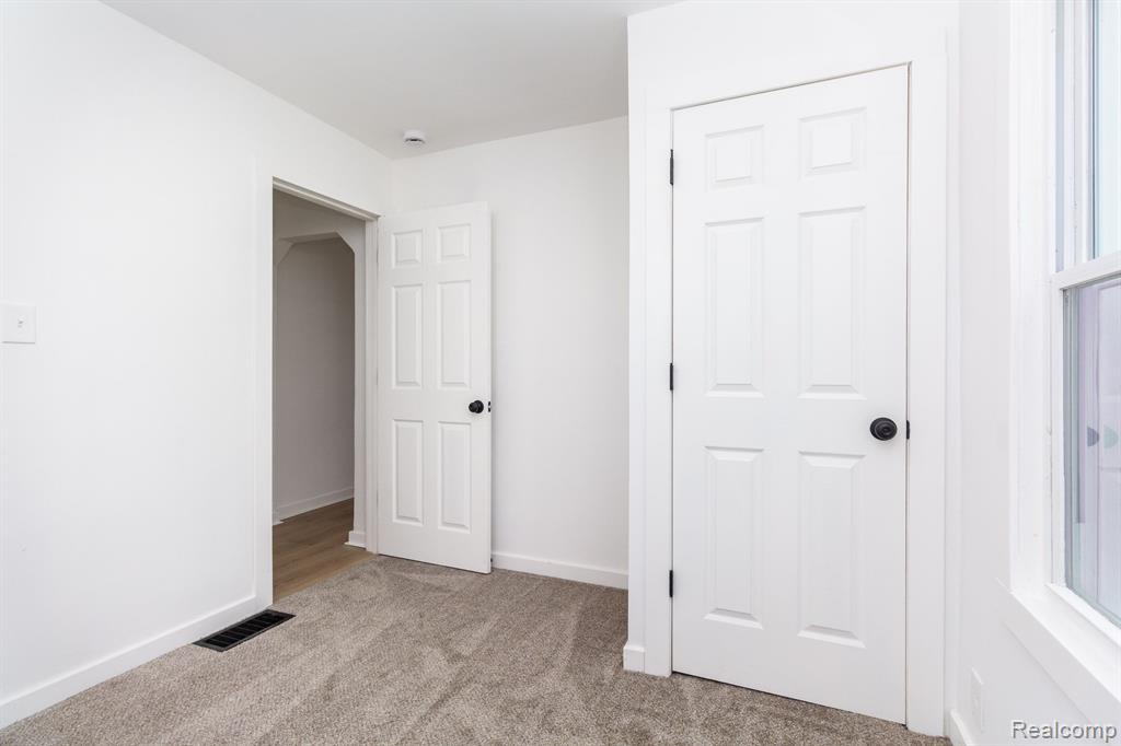 7641 WESTMINSTER Avenue, Warren, MI 48091 — Photo 11