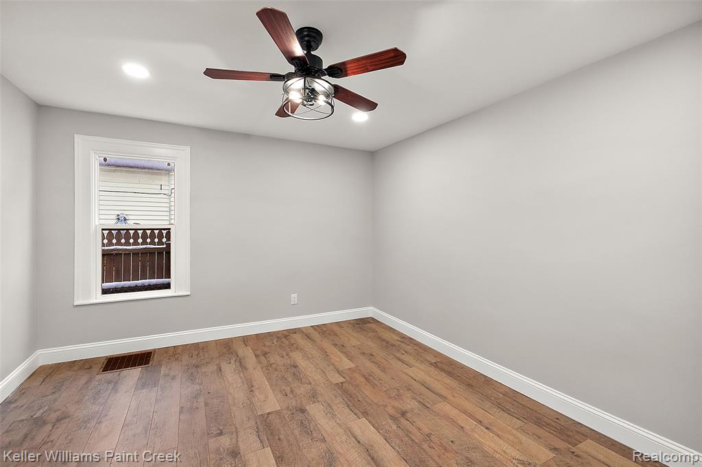 88 E Elmwood, Leonard, MI 48367 — Photo 29