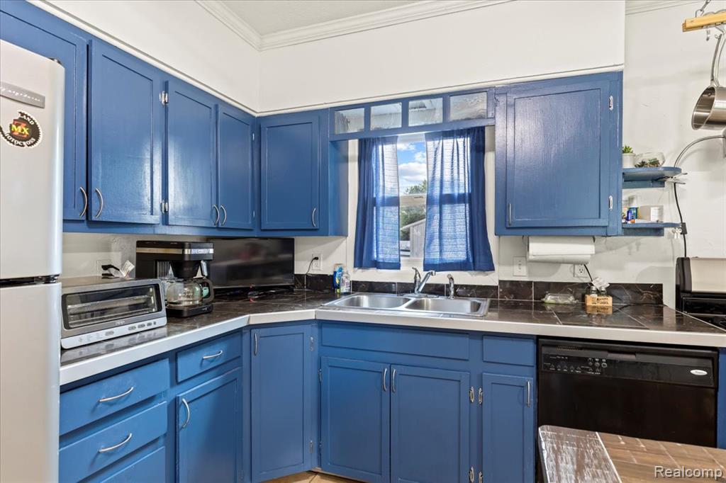 607 W Henry Street, Charlotte, MI 48813 — Photo 14