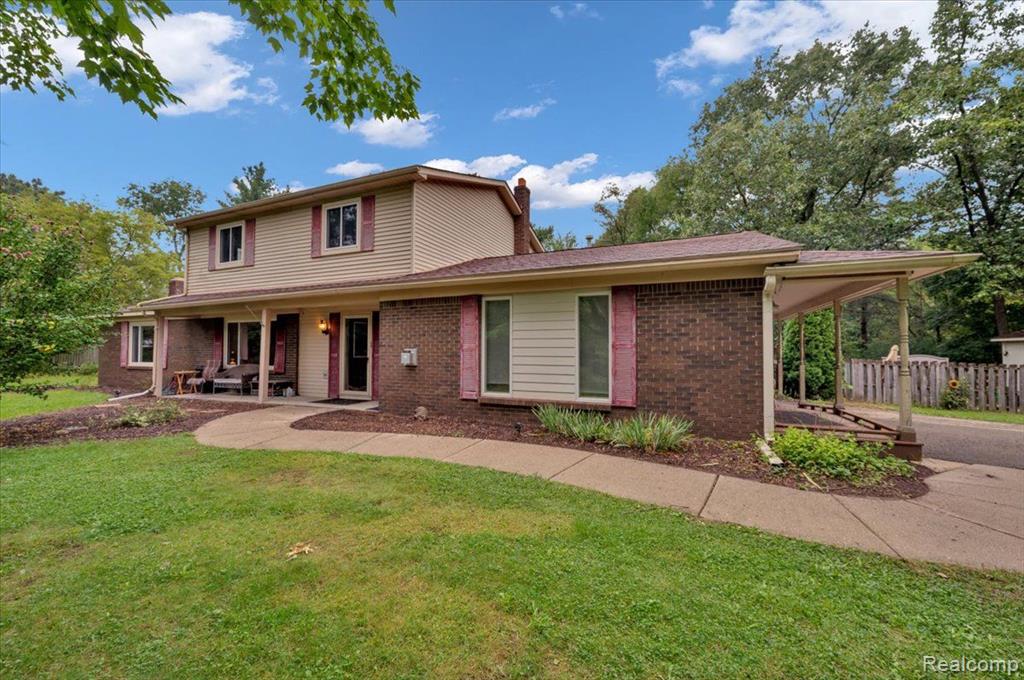 4295 MCKEACHIE Road, White Lake, MI 48383 — front exterior