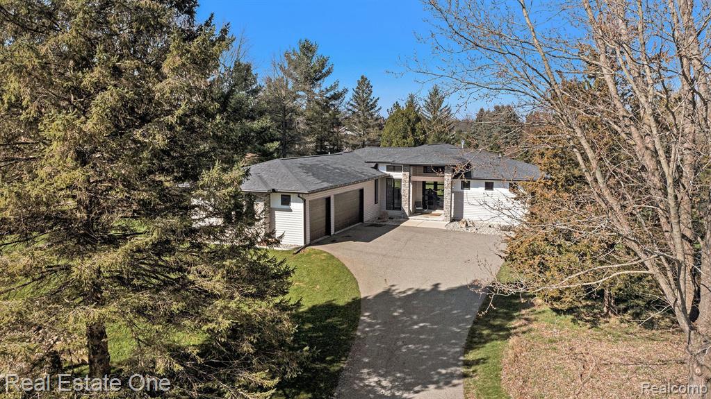 8481 Holcomb Road, Clarkston, MI 48348 — Photo 26