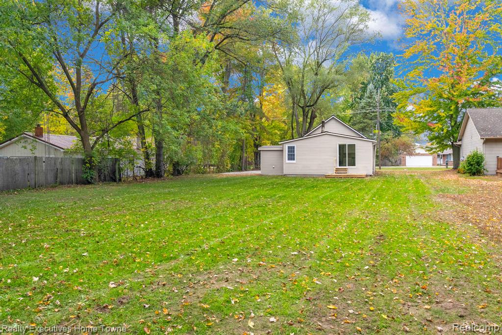 3932 Parker Road, Fort Gratiot, MI 48059 — Photo 3