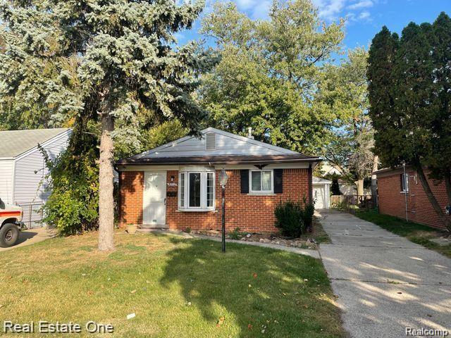 5712 N SILVERY Lane, Dearborn Heights, MI 48127 — front exterior