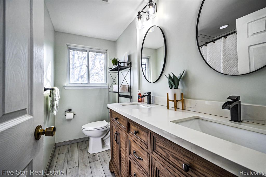 8838 Dublin Way, Sterling Heights, MI 48314 — Photo 39