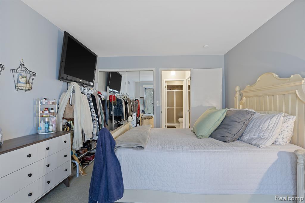 1561 S HILL Boulevard, Bloomfield Hills, MI 48304 — Photo 18