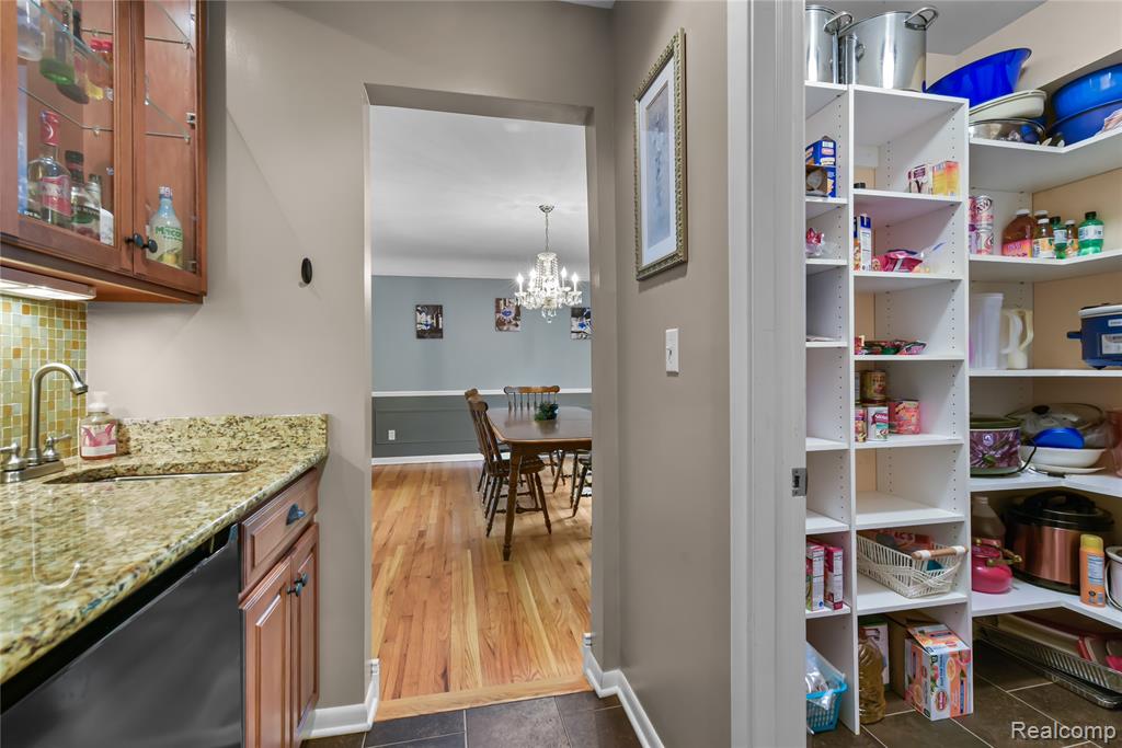 26060 Hidden Lane, Grosse Ile, MI 48138 — Photo 17