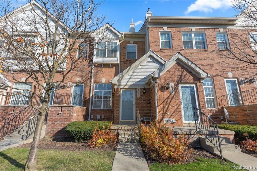 1664 CAMPAU FARMS Circle, 81-17, Detroit, MI 48207 — Photo 24