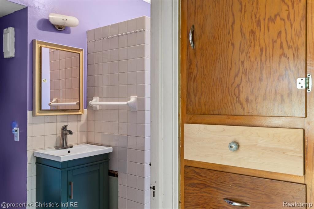 4772 Cecil Street, Detroit, MI 48210 — Photo 13