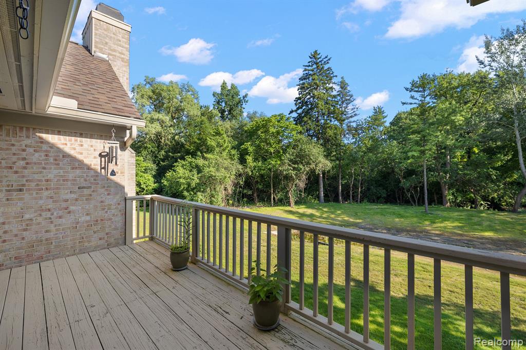 2401 HICKORY GLEN Drive, Bloomfield Hills, MI 48304 — Photo 3