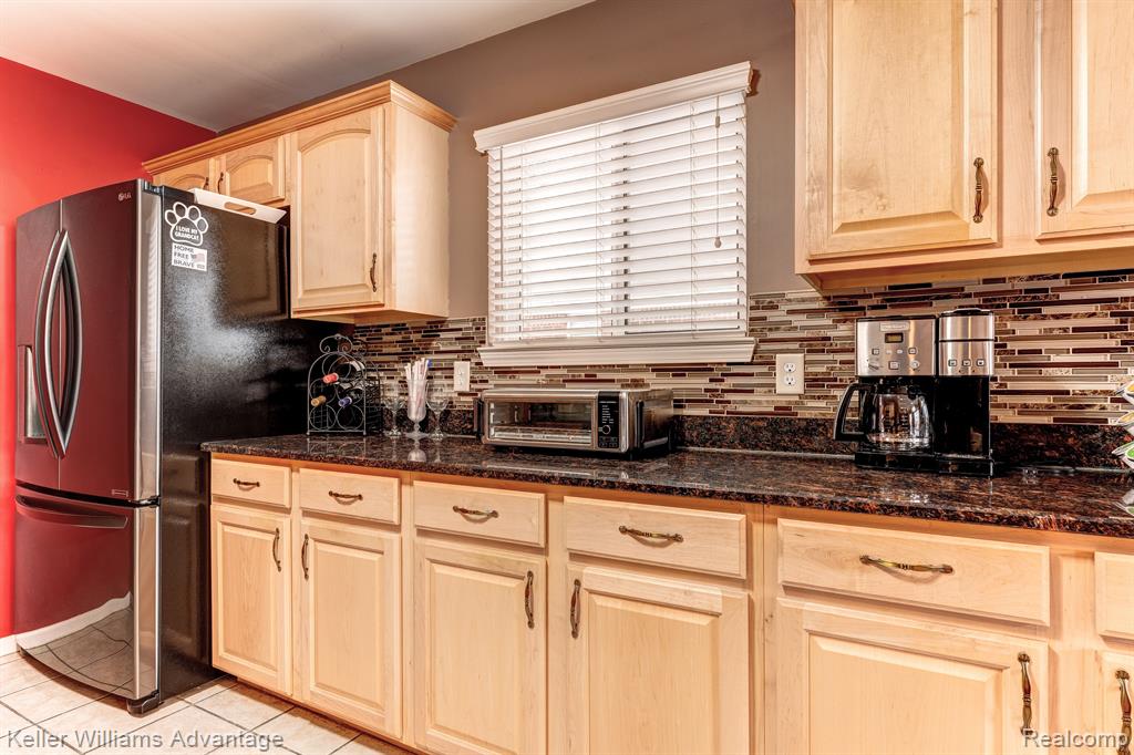 40752 Lenox Park Drive, Novi, MI 48377 — Photo 8