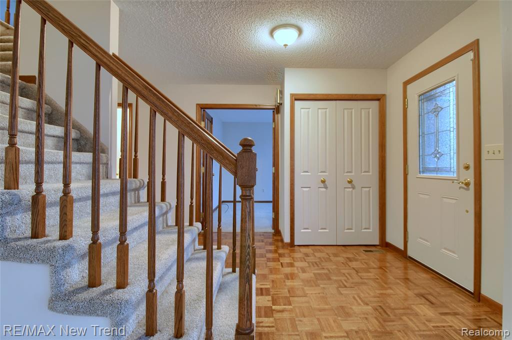 7252 STEEPLECHASE Drive, Saline, MI 48176 — Photo 4