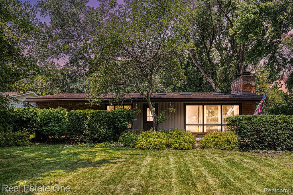 60610 Sue Street, South Lyon, MI 48178 — Photo 11