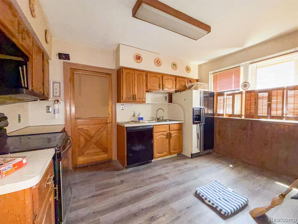 9392 Woodside Street, Detroit, MI 48204 — Photo 10