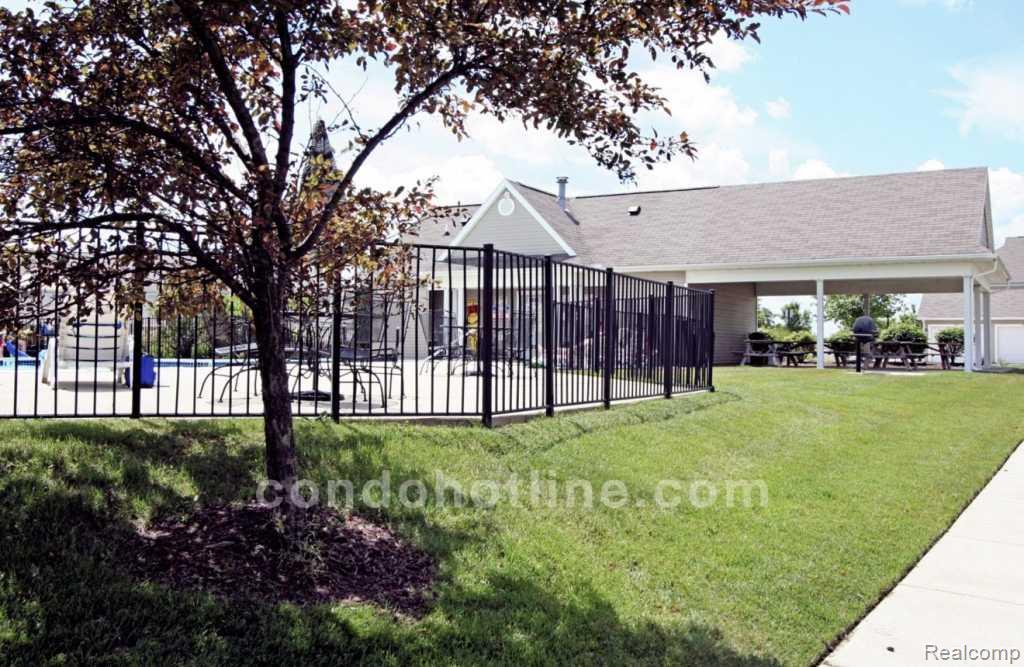 1245 Heatherwood Lane, Ann Arbor, MI 48108 — Photo 3