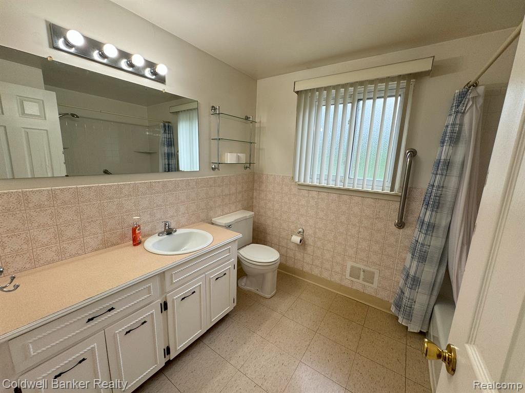 29028 MANCHESTER Street, Westland, MI — Photo 9