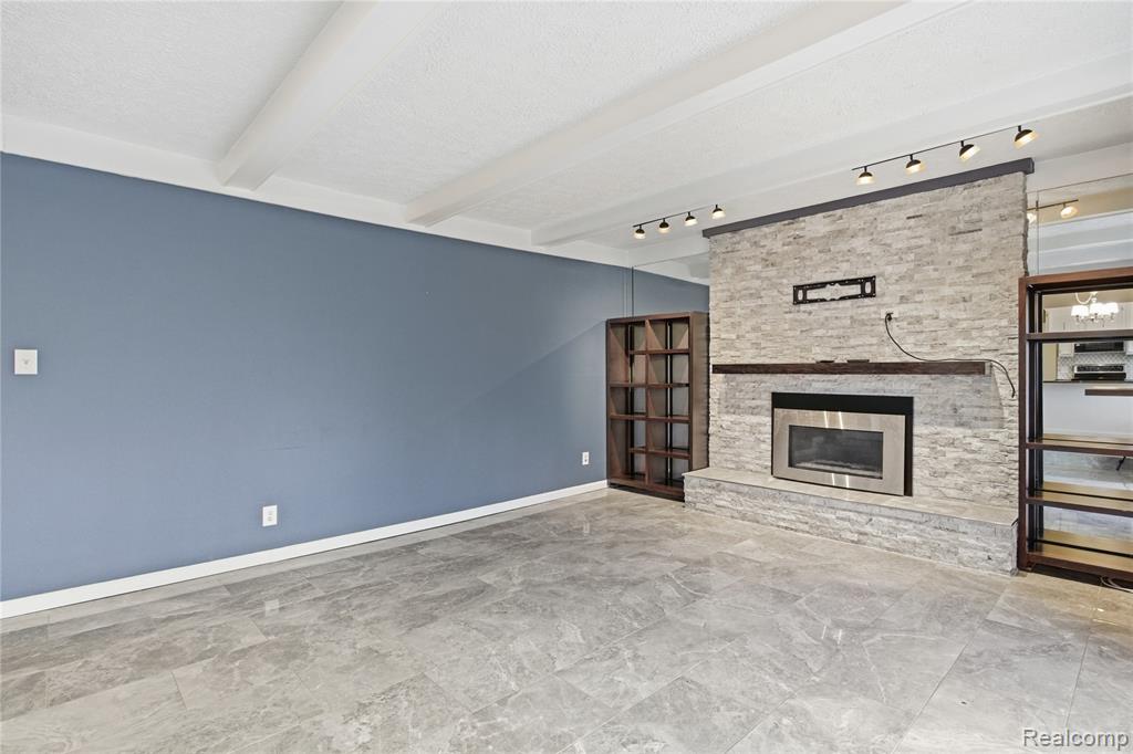 16213 Haverhill Drive, Macomb, MI 48044 — Photo 17