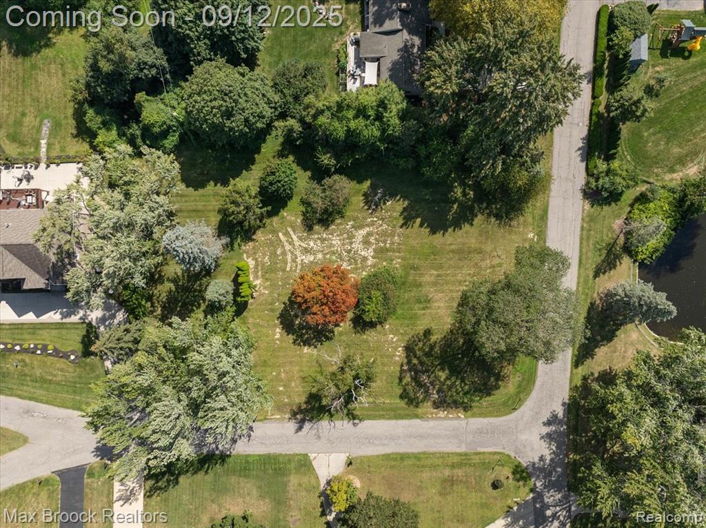 1027 Joanne Court, Bloomfield Hills, MI 48302 — Photo 20