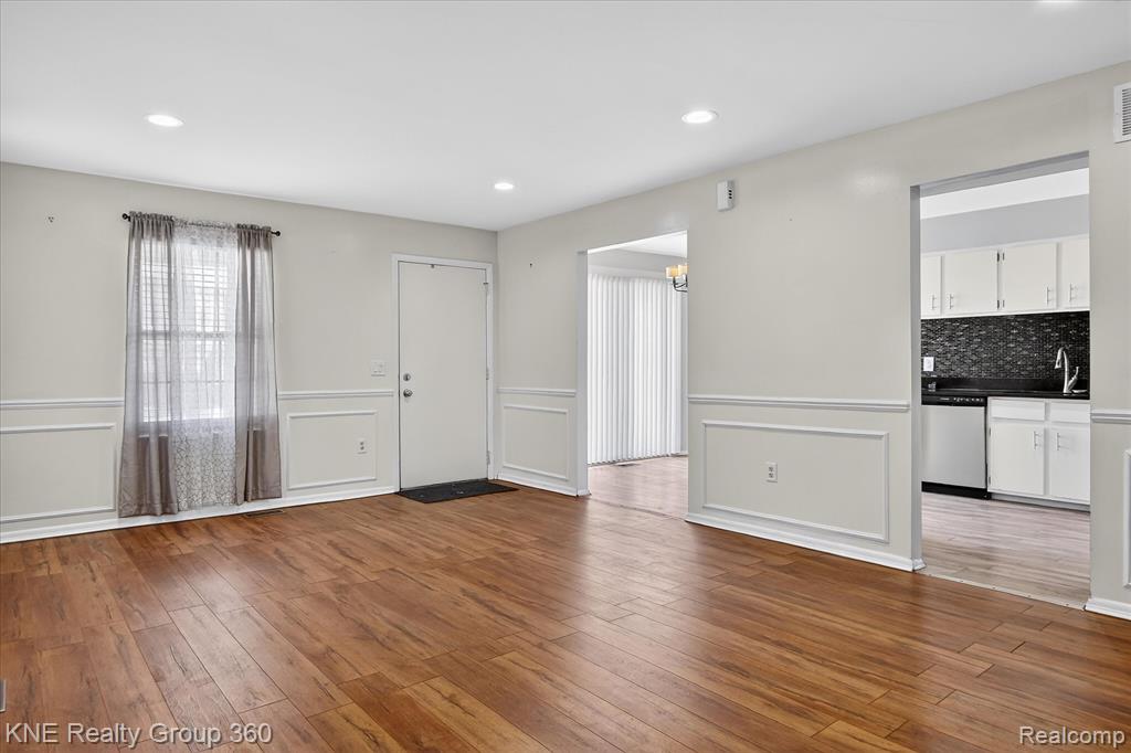 8092 Willow Lane, Warren, MI 48093 — Photo 7