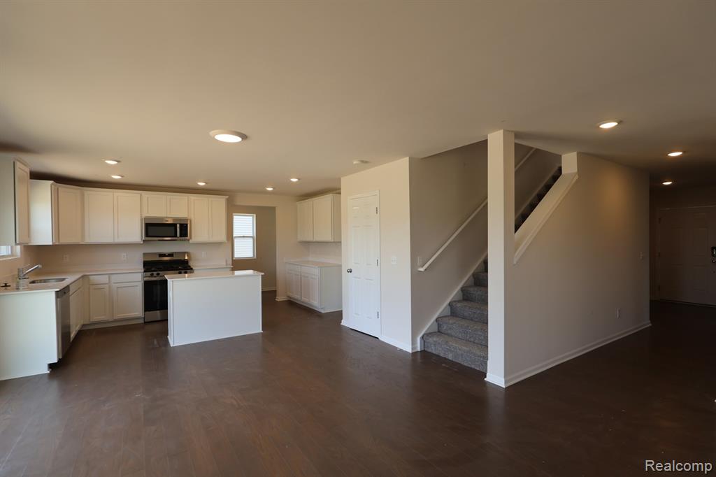 410 Hidden River W, Holly, MI 48442 — Photo 5