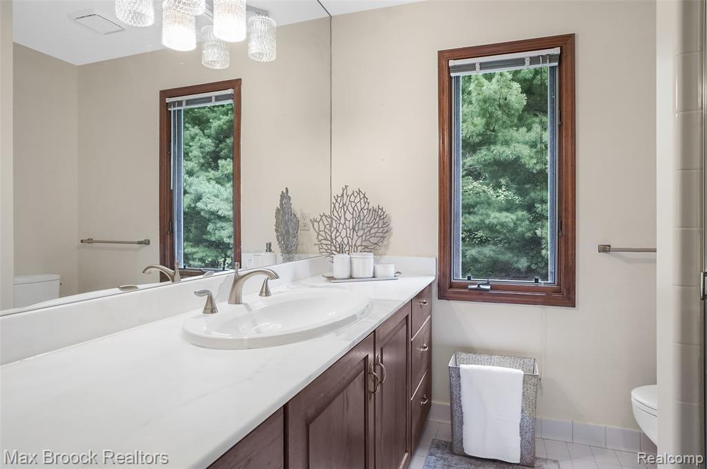 60 Kingsley Manor Drive, Bloomfield Hills, MI 48304 — Photo 49
