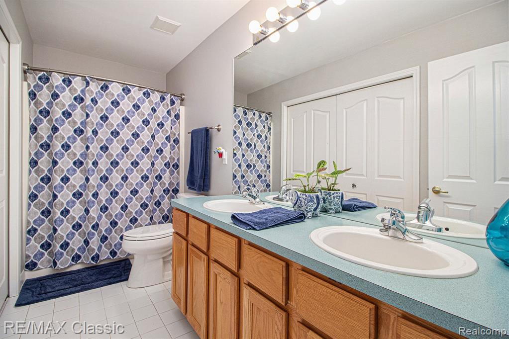 5867 HATHAWAY Road, Canton, MI 48187 — Photo 32