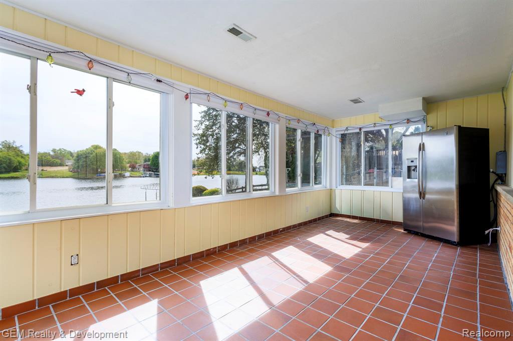 8081 Granada Avenue, Brighton, MI 48114 — Photo 48