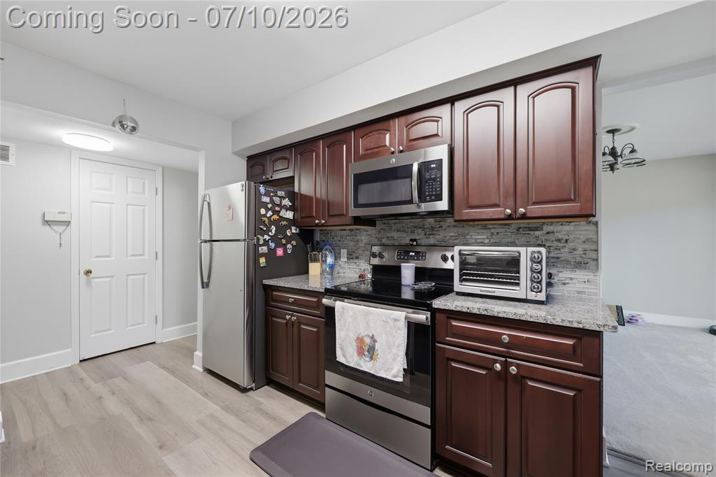 42377 Lochmoor Street, Clinton Twp, MI 48038 — Photo 7