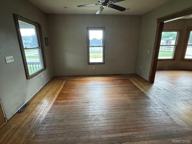 566 Elm Street, Wyandotte, MI 48192 — Photo 2