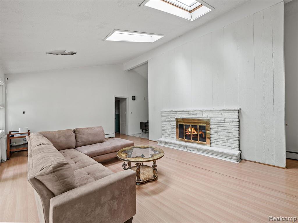 4550 W MAPLE Road, Bloomfield Hills, MI 48301 — Photo 9