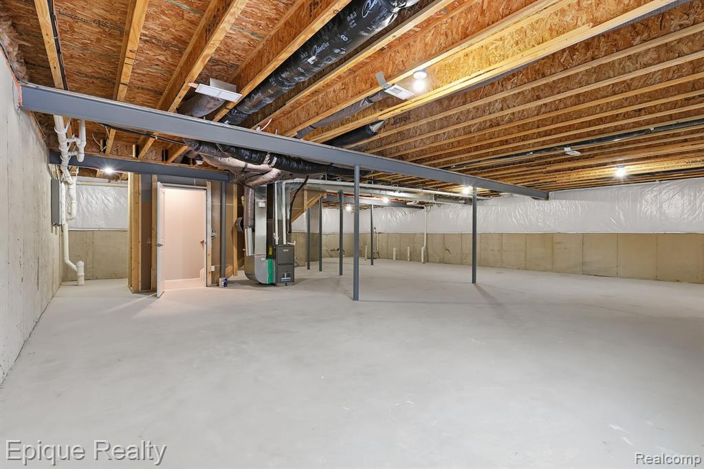 55638 Oak Pointe Drive, Shelby Twp, MI 48315 — Photo 16