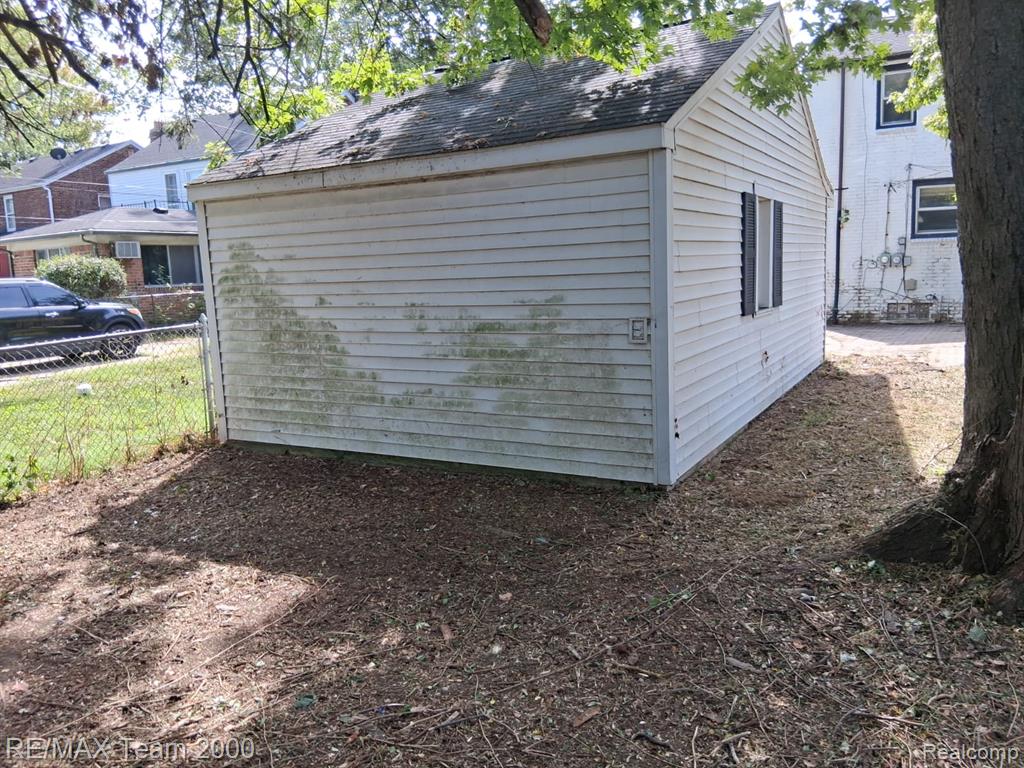 5228 Hillcrest Street, Detroit, MI 48236 — Photo 35