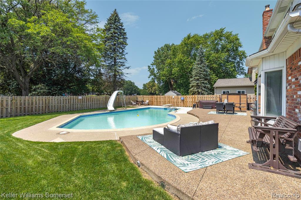5795 LIMESTONE Drive, Troy, MI 48085 — Photo 43