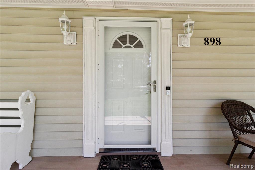 898 ROWLAND Road, Leonard, MI 48367 — Photo 8