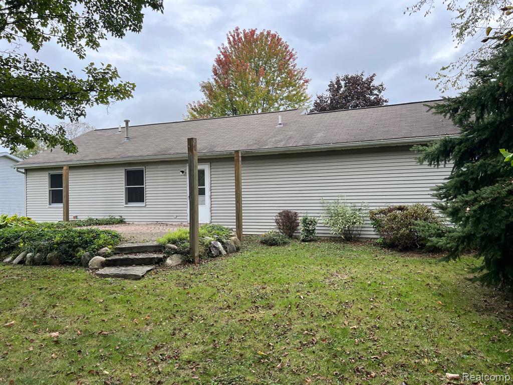 817 Lamoreaux Drive, Lapeer, MI 48446 — Photo 3