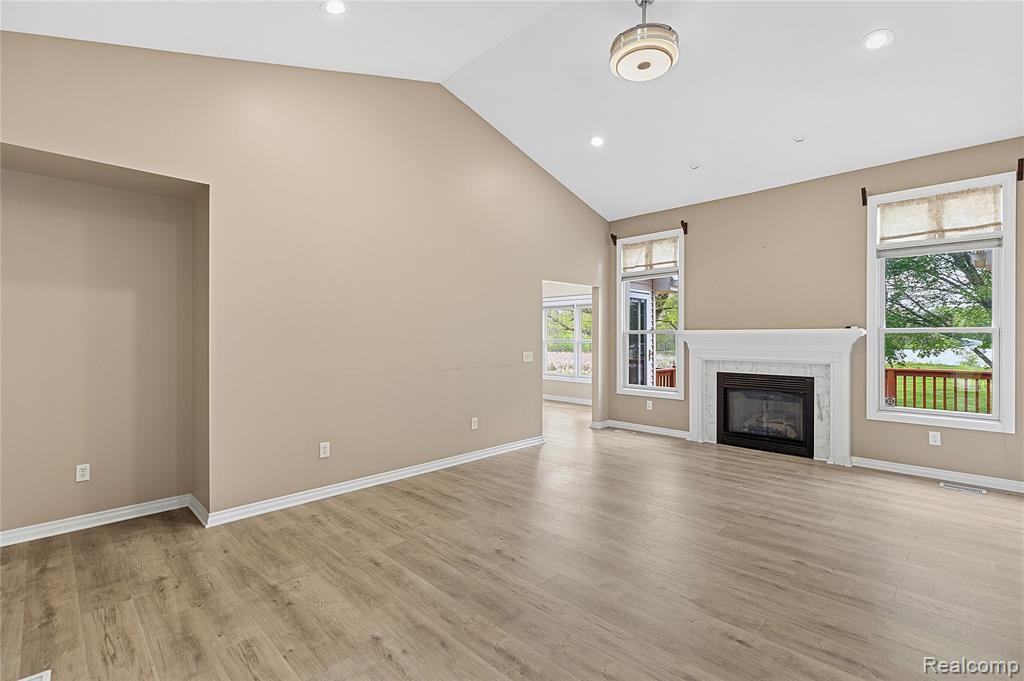 1171 Creekside Court, Burton, MI 48509 — Photo 5